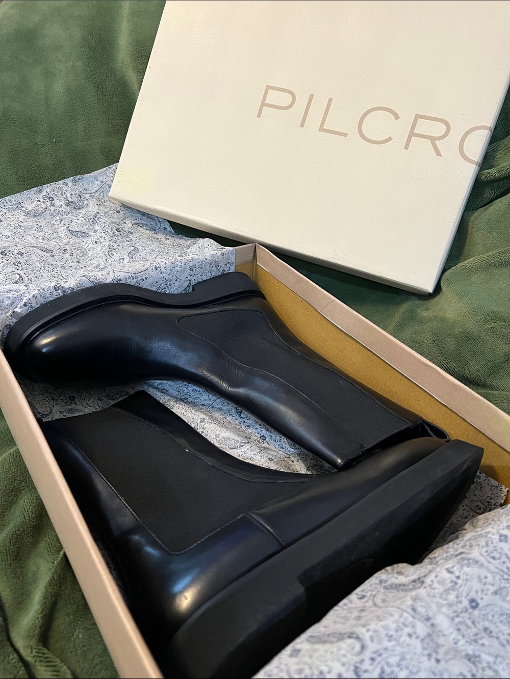 Pilcro Black Leather Chelsea Ankle Boots size 9, 9 inch height